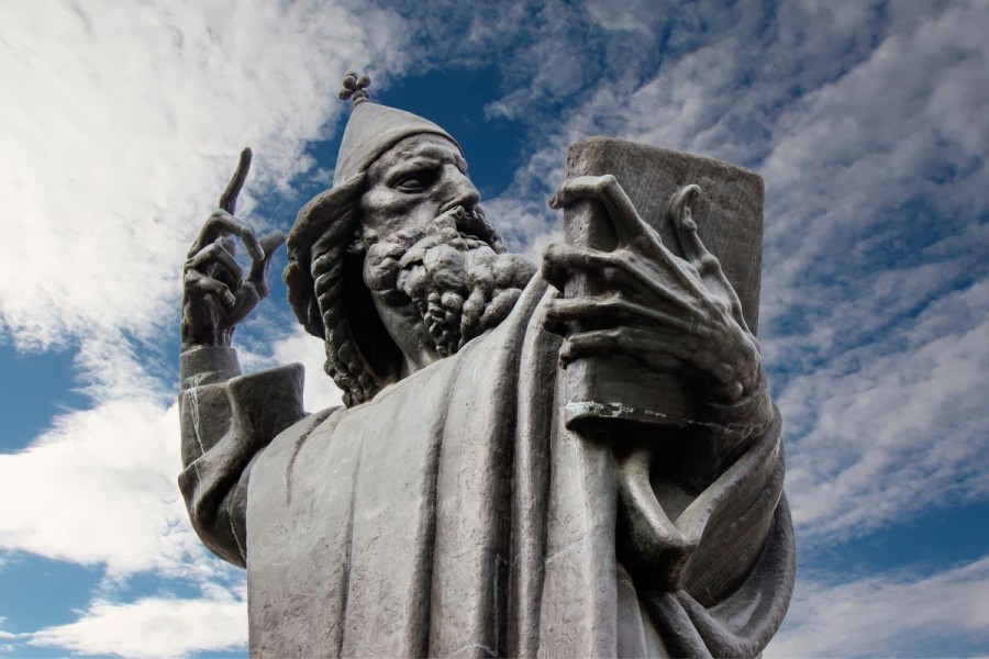 Grgur Ninski statue - Things to do in Nin